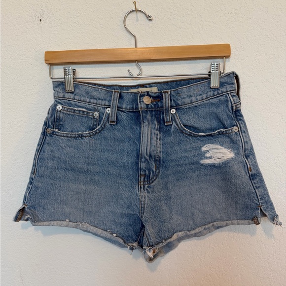 Madewell Pants - Madewell Jean Shorts Relaxed Denim Shorts Distressed size 24